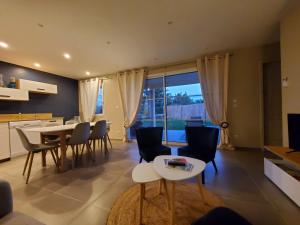 Gîte Lou, Gîte famille et bien être avec jacuzzi