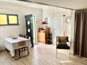 Cozy studio house with private terrace in Cascais