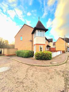 2 Bedroom House off A12 Colchester