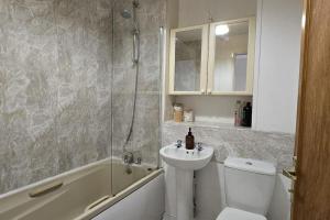 Lovely Holiday Home to explore beautiful West Wales