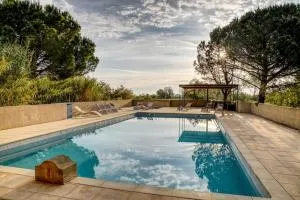 La Camargue Appartment mit Pool - Aigues-Mortes