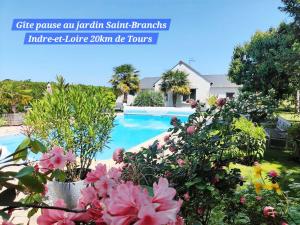 Maisons de vacances Gite Pause au jardin piscine chauffee : photos des chambres