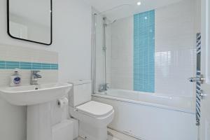 City Centre Apartment with Cathedral Views and FREE Parking- Self check in