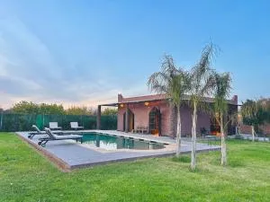 Villa piscine privée sans vis à vis , Vue superbe , Proche centre - Fibre Optique Wifi - Oubadine