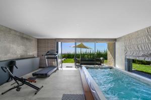 Villa Miracle with pool hydromassage & sauna 