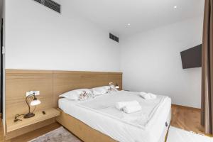 Villa Miracle with pool hydromassage & sauna 