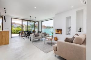 Villa Adora for 6 people in Pula with private pool & children playground