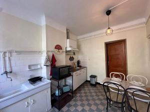 Chez Monique - Appartement T2 au cœur du centre ville historique - proche Mairie et Cardeurs