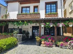 Bujtina Jaki - Morinë