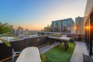 Eiffel Tower - Amazing 28th Floor Apt w parking