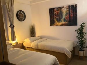 Moderne Wohnung mit Waldflair und Kaffeegenuss