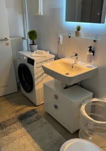 Moderne Wohnung mit Waldflair und Kaffeegenuss