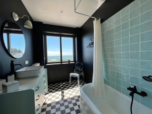 Maisons de vacances Villa Cotton-vue mer et jacuzzi-6ch : photos des chambres