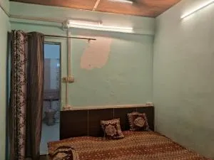 Radhe krishna guest house - 占西