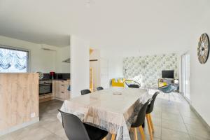 Maisons de vacances Gite Les Portes De Montafilan : photos des chambres
