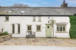 Ivy Cottage luxurious retreat with hot tub - Silverdale