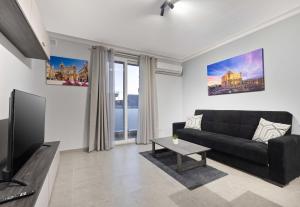 Luxurious & Spacious 2BD Accomodation at The Podium - Yacht Marina Area, Close to Valletta