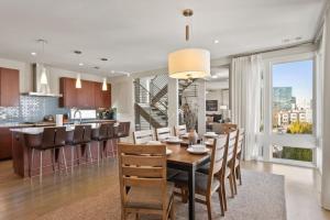 Steps to The Gulch 4BR 3,5 BA Rooftop Wet Bar