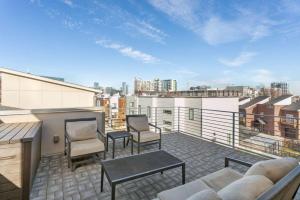 Steps to The Gulch 4BR 3,5 BA Rooftop Wet Bar