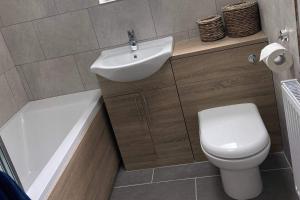 Derby House- 2 Bedrooms-Free Parking- Tv and Wifi