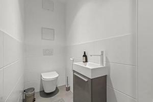 Balkon I Tiefgaragen Parkplatz I 5 min zum Einkaufszentrum I Schnelles WLAN