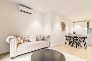 Gorgeous 2brm in leafy Elwood