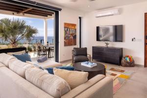 Boutique Ocean Escape with Relaxing Amenities