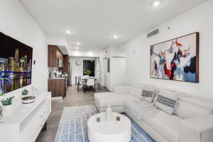 Family-Friendly 3BR Near Downtown Miami With Parking