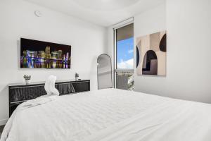 Family-Friendly 3BR Near Downtown Miami With Parking