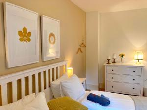 Central, Bright and Stylish 3 rooms Apartment