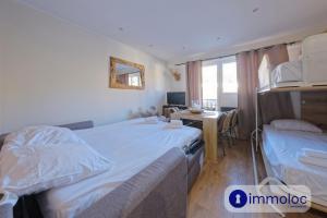 Appartements Studio Auron 300 meters from the cable car : Studio