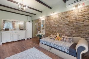 Feels Like Home - Old Town Apartment