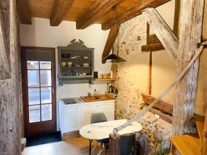 Appartements La Maison Bleue - Historic House in the Heart of Riquewihr : photos des chambres