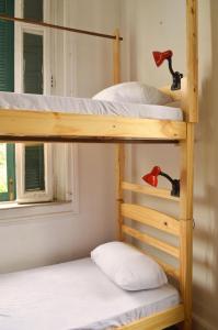 Castelo dos Tucanos Host