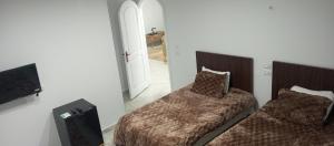 Hk2 pyramids Guest house