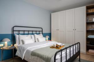 Old Town by Urbanesq