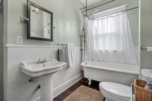 Dinos Last Post - Family Friendly 4 Bedrooms