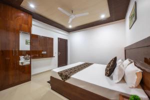 Sunset Vibes! Near Mall Road Kasauli by Alluring North