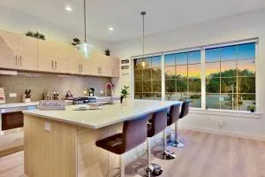 Modern Dallas Family Gem Pool Table, Arcade and More - ميسكوايت