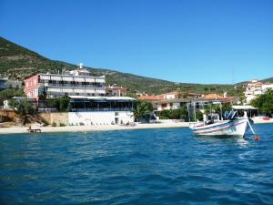 Blue Sky Apartments & Rooms Arkadia Greece