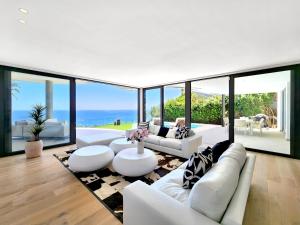 Ocean Villa Bantry Bay - Private Pool, Sea View, Newly Refurb