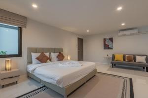 芭提雅市中心5卧现代轻奢别墅pool villa近21航站楼海边