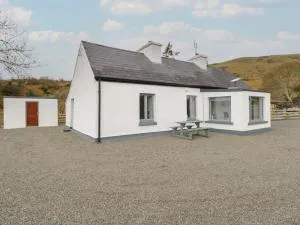 Cummer Cottage - Claggan