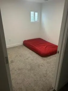 New Room with Airbed Mattress Queen in Down Floor - Eagle Mountain
