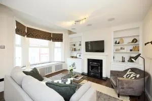 The Kensal Green Place - Modish 2BDR Flat with Study Room - Willesden