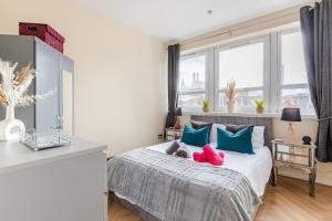 Central and comfortable Woolwich living