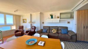 Ático a 50m del mar. Parking Gratis. AC