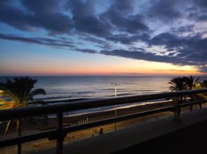 FRENTE AL MAR PARA 8 PERS con 4 HAB