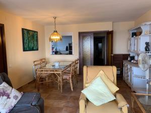 FRENTE AL MAR PARA 8 PERS con 4 HAB