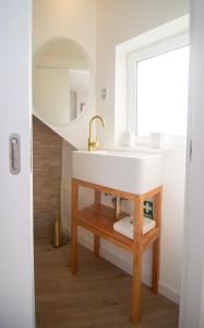 Wave Shadows Beach House Oceanfront property - Bottom Floor